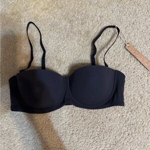 SKIMS Black Strapless Bra